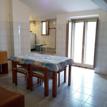 Appartement P2 *